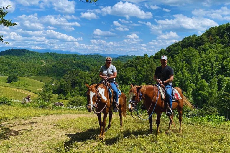 Top 5 Reasons to Go Horseback Riding in Pigeon Forge